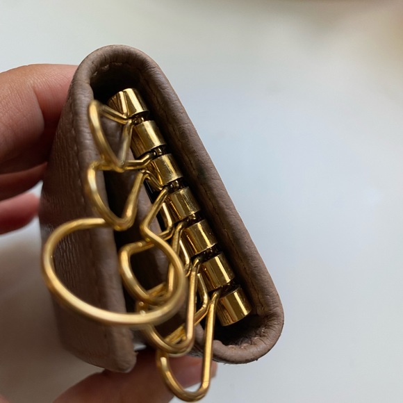 Gucci Key Holder - Picture 15 of 16